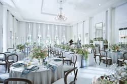 NEEDS姫路 by T&G WEDDING(旧 アーヴェリール迎賓館 姫路) 会場コーディネートの自由度が高い白を基調とした洗練されたバンケット