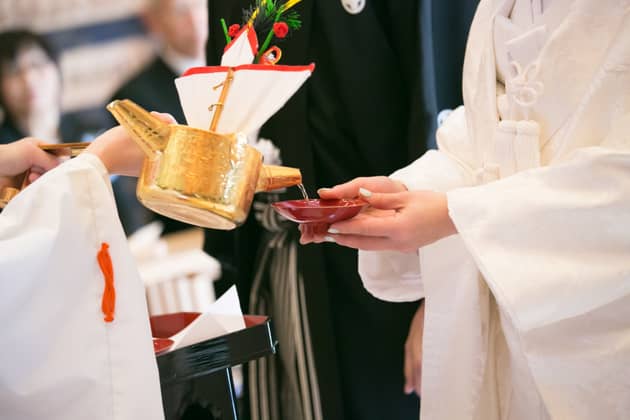 縁結びの神様に見守られ、都会の杜に雄大に佇む緑豊かな「赤坂氷川神社」