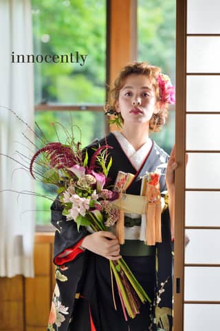 縁結びの神様に見守られ、都会の杜に雄大に佇む緑豊かな「赤坂氷川神社」