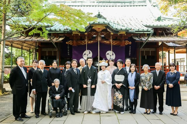 縁結びの神様に見守られ、都会の杜に雄大に佇む緑豊かな「赤坂氷川神社」